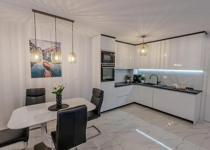 Apartman Modern Cityscape 2-bedroom Terrace Split