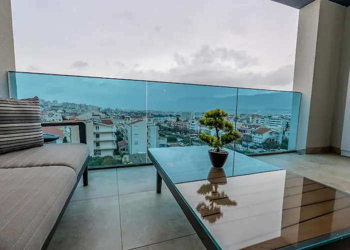 Apartman Modern Cityscape 2-bedroom Terrace Split