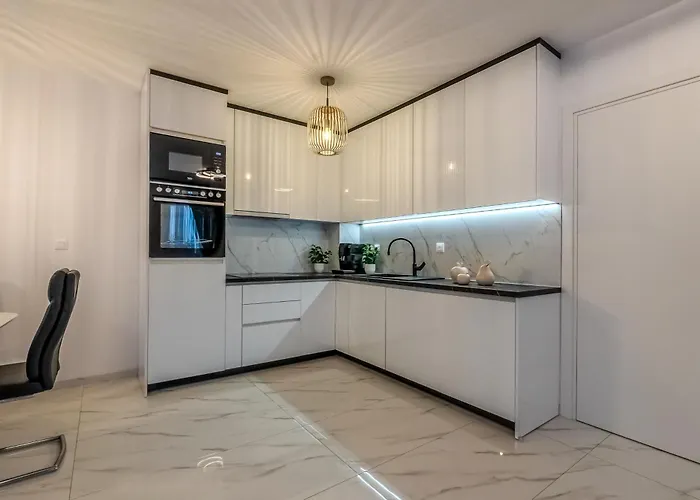 Modern Cityscape 2-bedroom Terrace Appartement