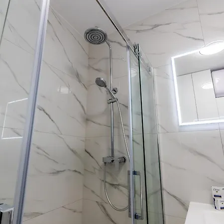 Apartment Modern Cityscape 2-bedroom Terrace