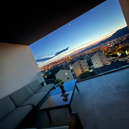 Lejlighed Modern Cityscape 2-bedroom Terrace