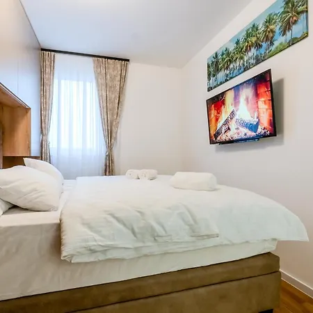 Apartament Modern Cityscape 2-bedroom Terrace *
